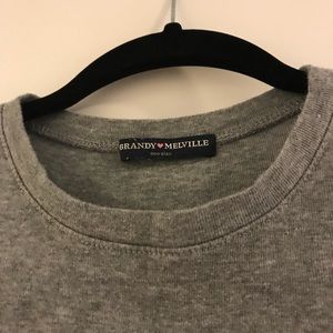 Brandy Melville cutoff crop top